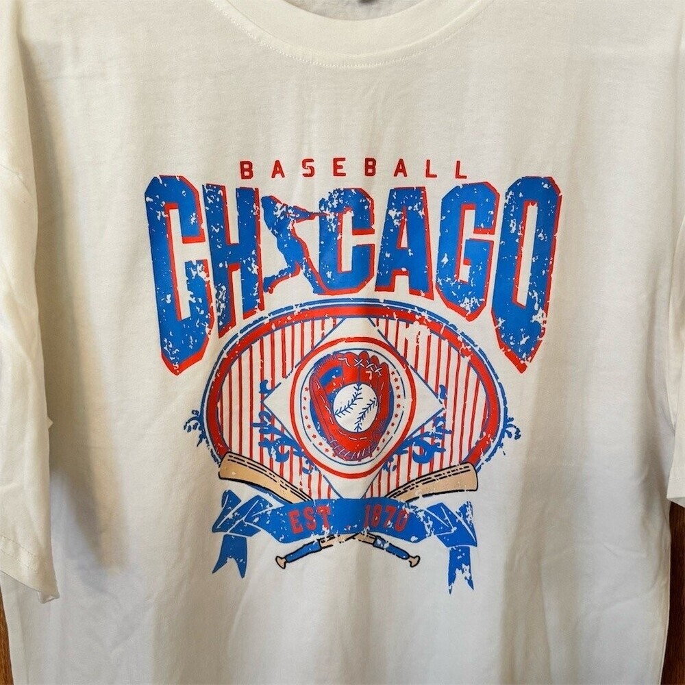 Chicago Baseball Graphic T-Shirt Womens White Size S NWOT - Picture 3 of 6